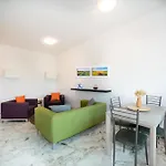 Sea House With Parking * 사보나