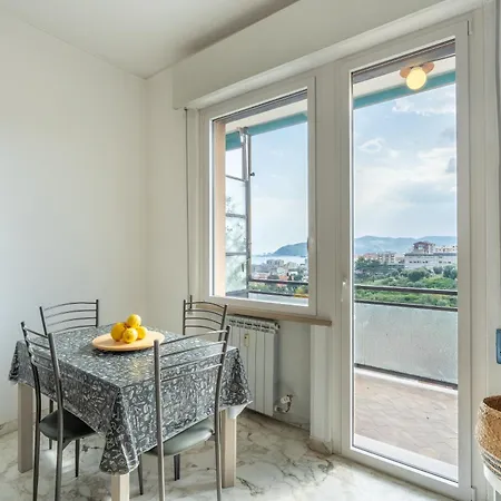 Sea House With Parking Apartment