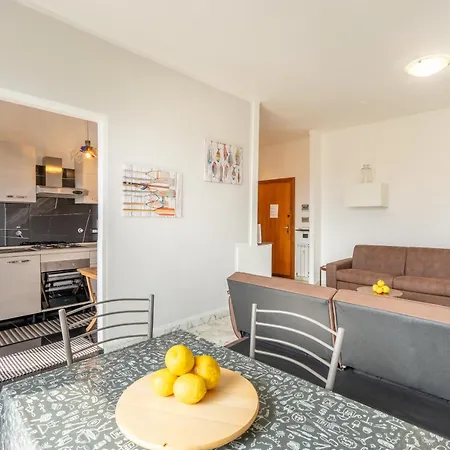Apartament Sea House With Parking