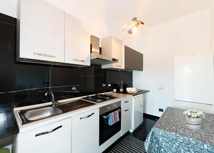 Sea House With Parking Savona