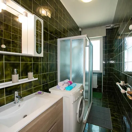 Sea House With Parking Savona